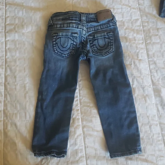 5 pair of 3T Jeans - Picture 5 of 13